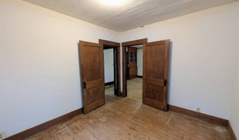 902 W 10th St, Atlantic, IA 50022