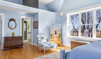 7 Clarkes Village Rd, Jamestown, RI 02835