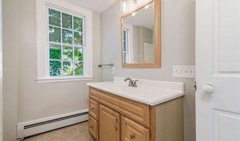 34 Pleasant St, North Kingstown, RI 02852