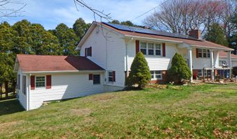 33 Teecomwas Dr, Montville, CT 06382