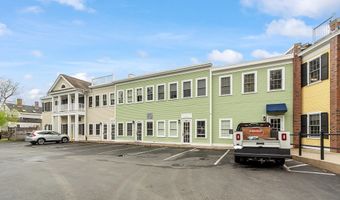 70 Great Rd B, Bedford, MA 01730