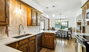 2208 Hickory Dr, Ardmore, OK 73401