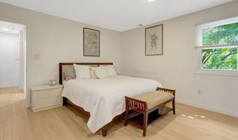 2113 N LINCOLN St, Arlington, VA 22207