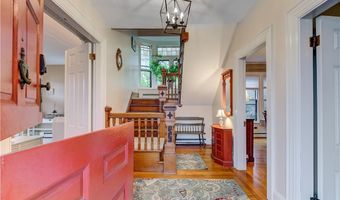 1 Bliss Rd, Newport, RI 02840