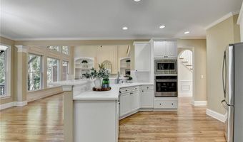 1050 Beacon Hill Xing, Alpharetta, GA 30005