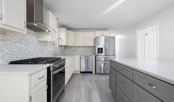 15 Laforge Dr, Coventry, RI 02816