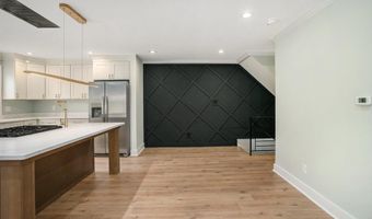 9038 LYKENS Ln, Philadelphia, PA 19128