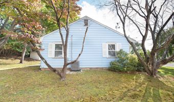 194 Bear Paw Rd, Bridgeport, CT 06606