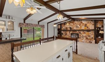 822 Croswell, Adrian, MI 49221