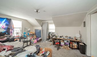 239 W 38th St, Anderson, IN 46013