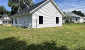 522 S 3rd St, Albia, IA 52531
