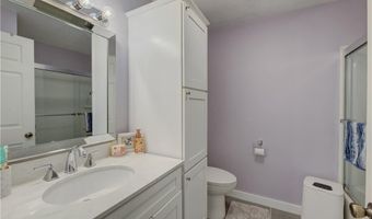 501 Woodhaven Ct 501, Cranston, RI 02920