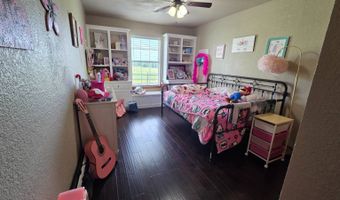 568 Woodford Rd, Ardmore, OK 73401