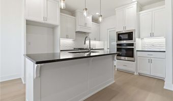 7014 Orange Ave, Bentonville, AR 72713