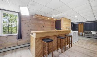 5 Pinecrest Cir, Bedford, NH 03110