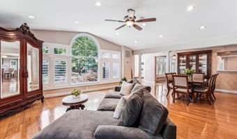 3140 ANCHORAGE Dr, Annapolis, MD 21403