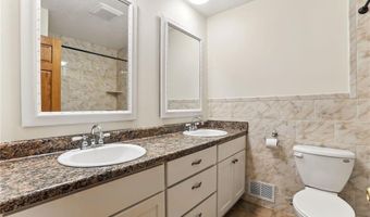 5820 139th St W, Apple Valley, MN 55124
