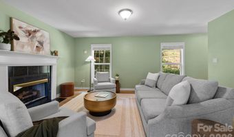 1 Pickwick Rd, Asheville, NC 28803