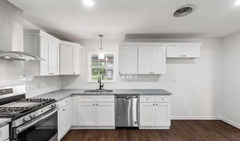 1001 Dale Dr, Benton, LA 71006