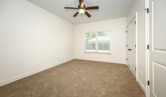 745 Champagne Dr, Biloxi, MS 39532