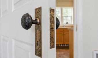 10124 WISEACRE Ln, Aurora, OR 97002