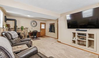 202 NE Crestmoor Pl, Ankeny, IA 50021