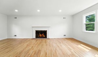 2339 N POWHATAN St, Arlington, VA 22205