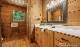 407 Signature Ridge Rd, Banner Elk, NC 28604