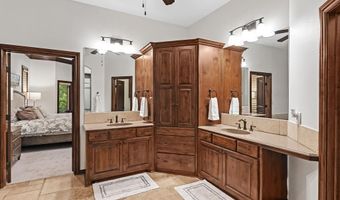 918 E Lakecrest Dr, Andover, KS 67002