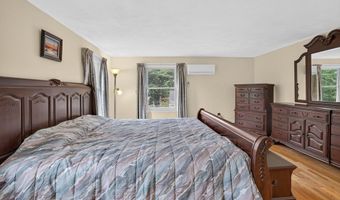 8 Marion Ave, Andover, MA 01810