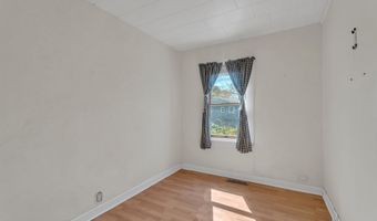 58 Grove St Ext, Branford, CT 06405