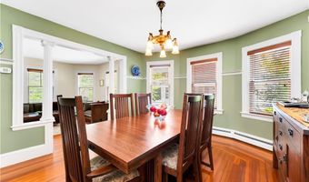 82 Sefton Dr, Cranston, RI 02905