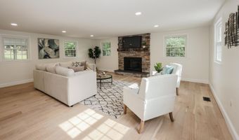 9 Northfield Rd, Amherst, NH 03031