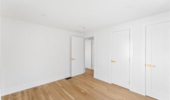 7 Carpenter Ave, Barrington, RI 02806