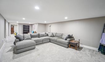4905 SW 15th St, Des Moines, IA 50315