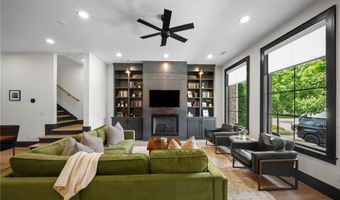 220 SE B St, Bentonville, AR 72712