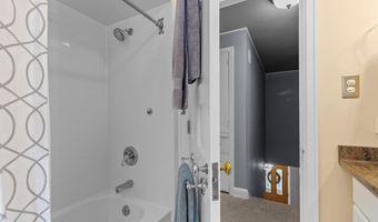 280 RIVER Dr, Appleton, WI 54915