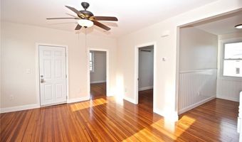668 Thames St 2, Newport, RI 02840