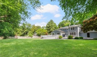 27 Christine Dr, Barrington, RI 02806