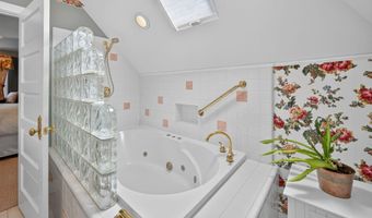 496 Beach St, Ashland, OR 97520
