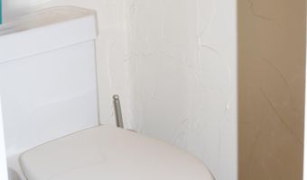 404 408 W 3rd St, Capitan, NM 88316