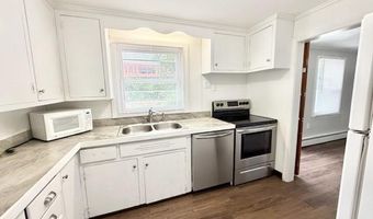 44 Dudley Ave, Newport, RI 02840