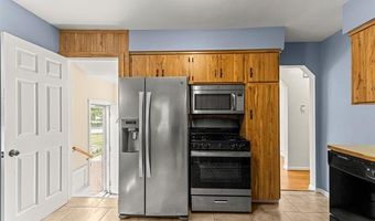 10045 Ruth Ave, Allen Park, MI 48101