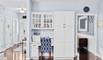 5 Bosuns Ln, Bourne, MA 02532