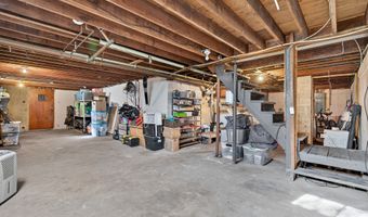 5 Robin Ln, Clinton, CT 06413