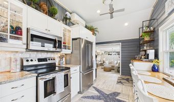 24 E Shore Rd, Narragansett, RI 02882