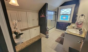 817 N Main St, Aberdeen, SD 57401