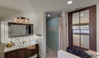 405 W Avenue E, Alpine, TX 79830