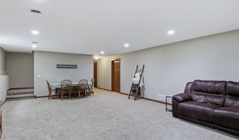 623 Autumn Dr, Altoona, WI 54720