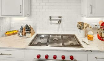 855 Reiten Dr, Ashland, OR 97520